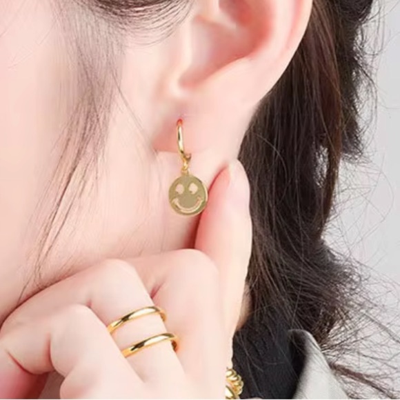 925 Sterling Silver Gold Plated Smiley Face Hoop Earrings - Picture 6 of 7
